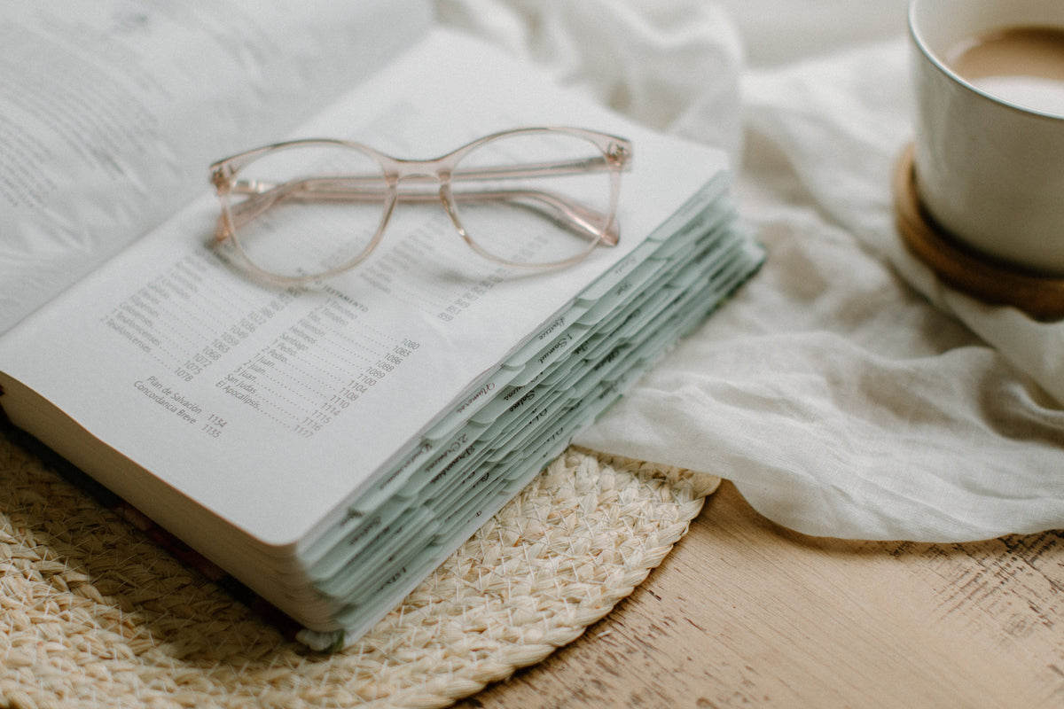 SPANISH/ESPAÑOL Minimalist Bible Tabs | Vellum | Beautiful & Simple Vellum Index Stickers | Journaling Supplies | Neutral, Boho | Adhesive