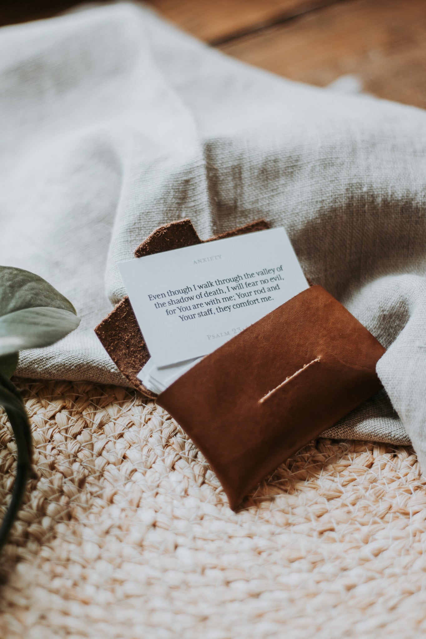 Scripture Memorization Pack | Leather Wallet & 21 Themed Bible Verse Cards | Anxiety, Thankfulness, Healing and Other Themes | Minimalist