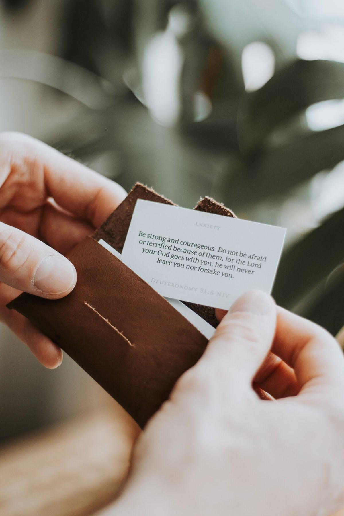 Custom/Bespoke Scripture Memorization Pack | Leather Wallet & 21 Themed Bible Verse Cards | Christian Memory Cards | Men Women | Wallet Gift