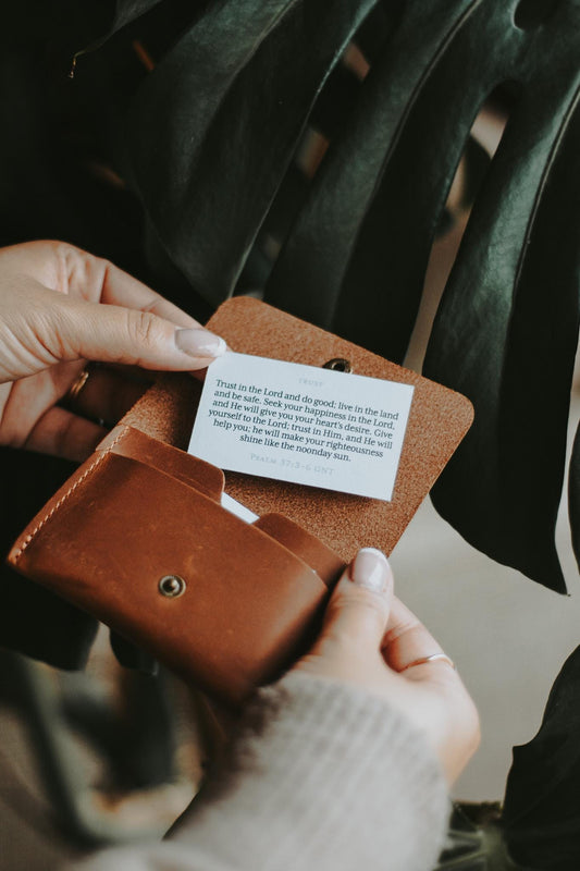 Leather Wallet & 21 Themed Bible Verse Cards | Scripture Memorisation Pack | Christian Memory Cards | Men, Women | Gift